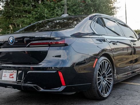 Used 2024 BMW i7 eDrive50 w/ M Sport Package image 30