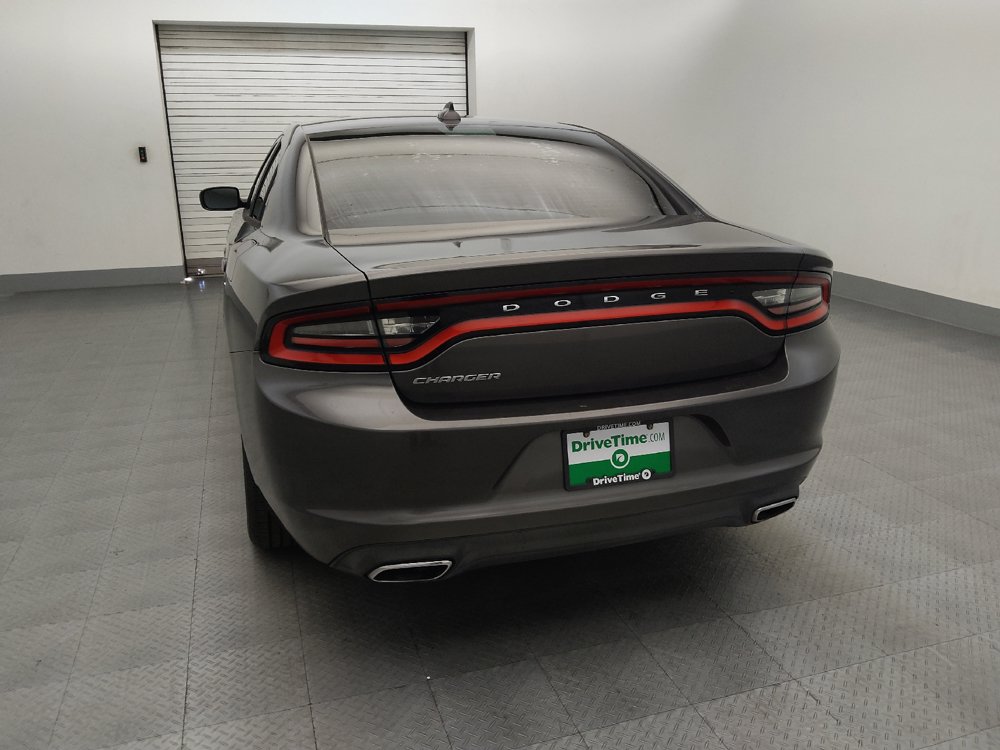 Used 2016 Dodge Charger SXT RWD image 6
