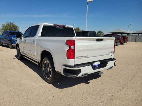 Used 2023 Chevrolet Silverado 1500 High Country w/ Technology Package AWD/4WD image 6