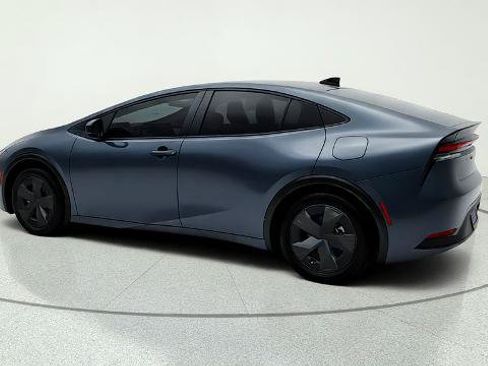 Used 2026 Toyota Prius LE FWD image 5
