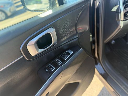 Used 2021 Kia Sorento S image 14