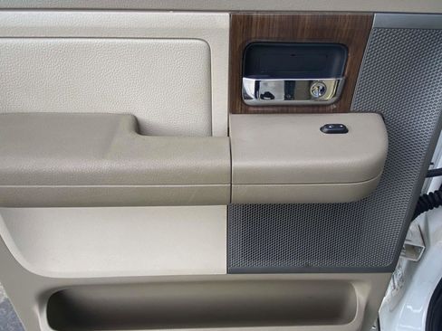 Used 2004 Ford F150 Lariat image 12