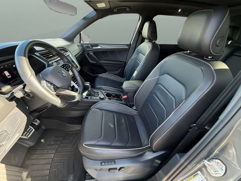 Used 2022 Volkswagen Tiguan SEL R-Line AWD/4WD image 9