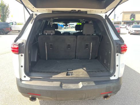 Used 2022 Chevrolet Traverse LT FWD image 23