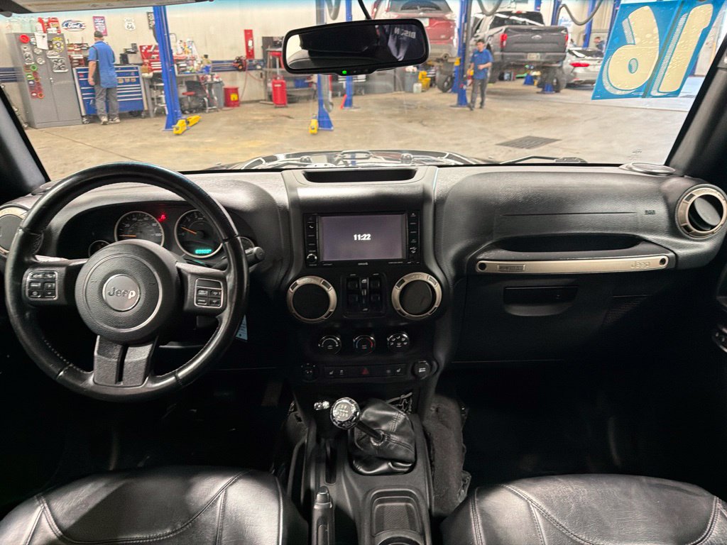 Used 2016 Jeep Wrangler Unlimited Sahara AWD/4WD image 15