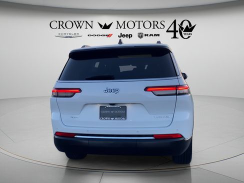 Used 2023 Jeep Grand Cherokee L Limited AWD/4WD image 6