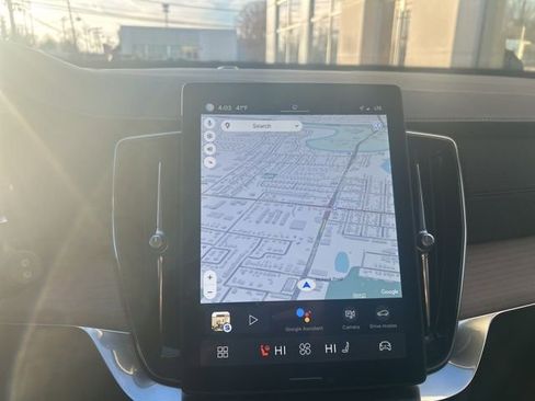 Used 2025 Volvo XC90 B6 Plus image 16