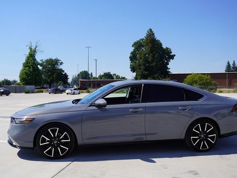 Used 2025 Honda Accord Touring image 3