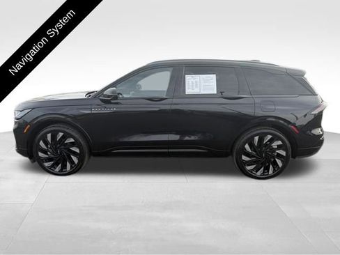 Used 2024 Lincoln Nautilus Reserve w/ Equipment Group 202A image 3