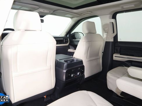 Used 2022 Ford Expedition Platinum image 52