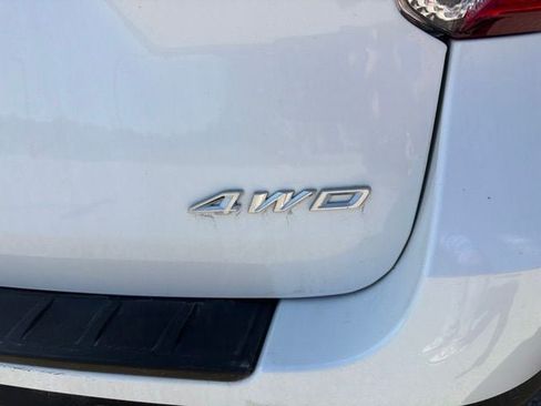 Used 2023 Ford Explorer XLT w/ Equipment Group 202A AWD/4WD image 17