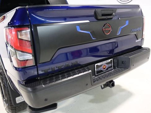 Used 2024 Nissan Titan PRO-4X w/ Pro-4x Convenience Package image 13