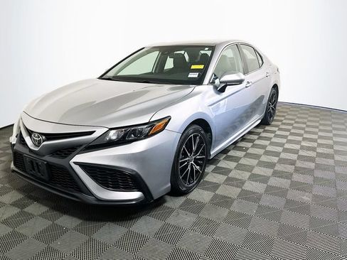 Certified 2023 Toyota Camry SE FWD image 4