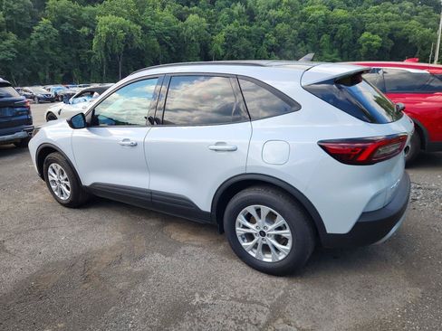 Used 2025 Ford Escape Active w/ Tech Pack #1 FWD image 3