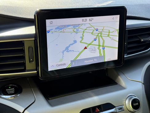 Used 2021 Ford Explorer XLT w/ Equipment Group 202A image 20