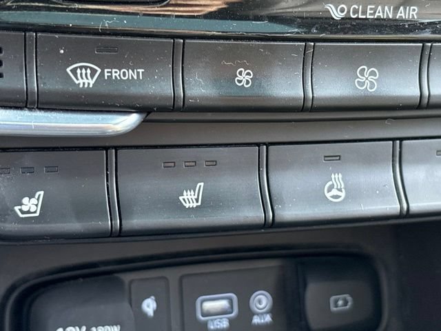 Used 2020 Hyundai Santa Fe Limited AWD/4WD image 19