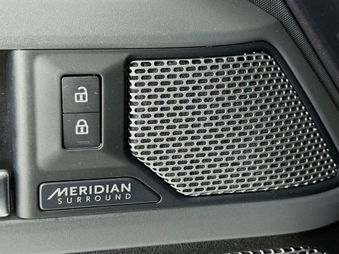 Used 2021 Land Rover Defender 90 X image 12