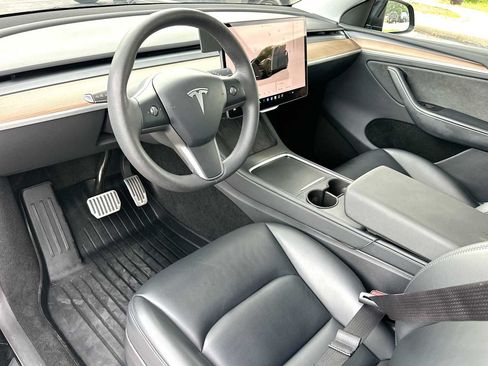 Used 2023 Tesla Model Y Long Range AWD/4WD image 18