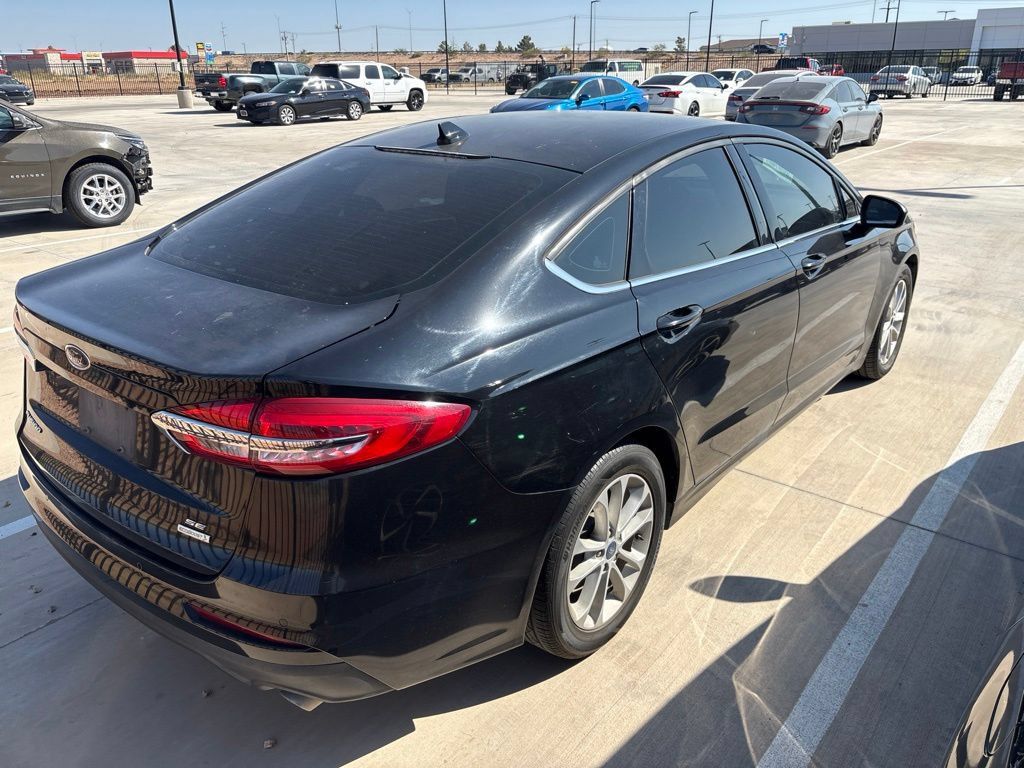 Used 2020 Ford Fusion SE FWD image 9