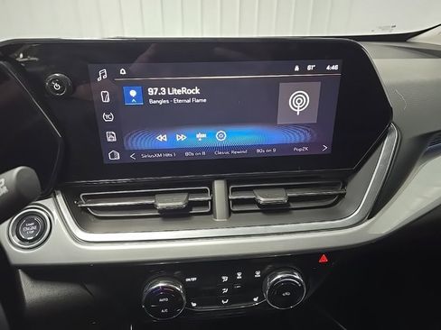 Used 2024 Chevrolet Trax LT w/ Sunroof Package image 25