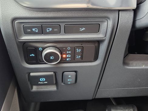 Used 2023 Ford F150 Lariat w/ FX4 Off-Road Package image 22