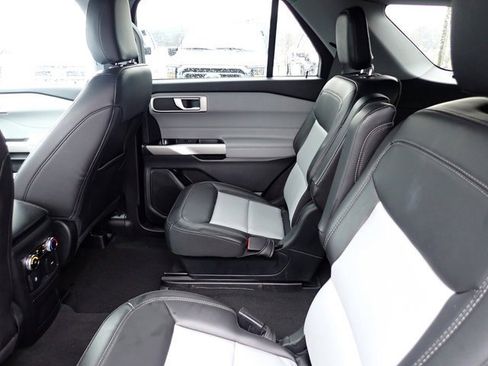 Used 2023 Ford Explorer XLT w/ Equipment Group 202A image 18