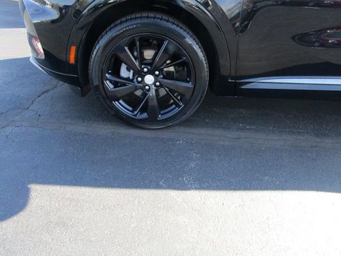 Used 2021 Buick Envision Essence w/ Technology Package I FWD image 2