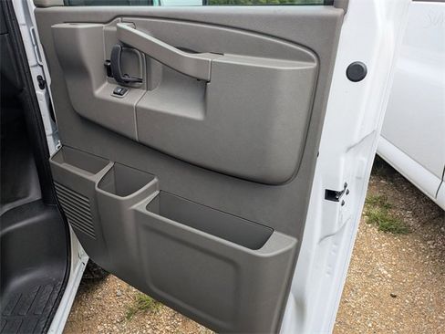 New 2025 Chevrolet Express 3500 w/ Power Convenience Package image 20
