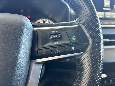 Used 2024 Mitsubishi Outlander SE image 18