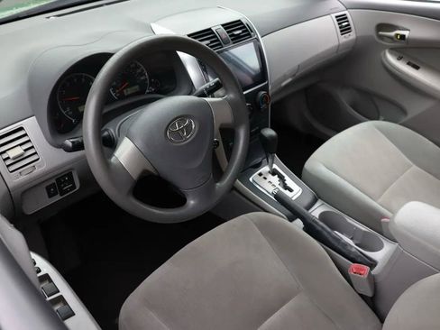 Used 2010 Toyota Corolla LE FWD image 4