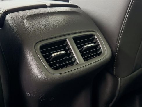 Used 2023 Buick Envision Essence image 24