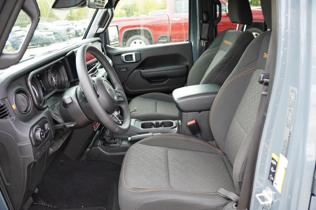 Used 2026 Jeep Gladiator Mojave AWD/4WD image 4