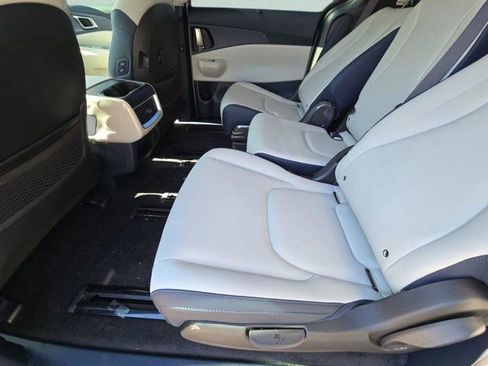 New 2026 Kia Carnival EX image 31