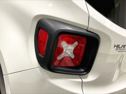 Used 2022 Jeep Renegade Latitude w/ Sun/Sound Group image 29