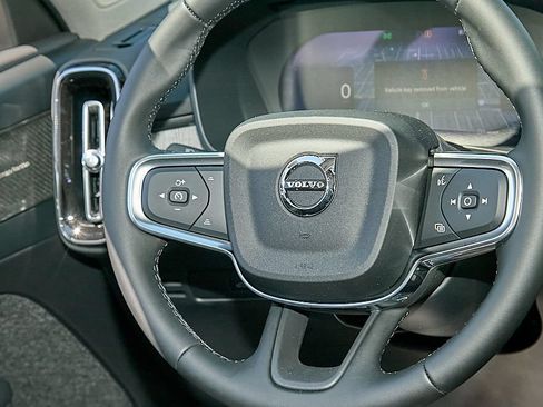 New 2026 Volvo XC40 B5 Ultra w/ Protection Package Premier AWD/4WD image 25