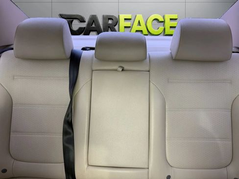 Used 2017 Volkswagen Jetta SE FWD image 36