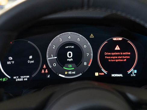 Certified 2025 Porsche 911 Carrera GTS RWD image 18