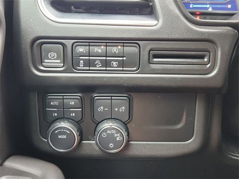 Used 2023 Chevrolet Tahoe Z71 w/ Luxury Package AWD/4WD image 24