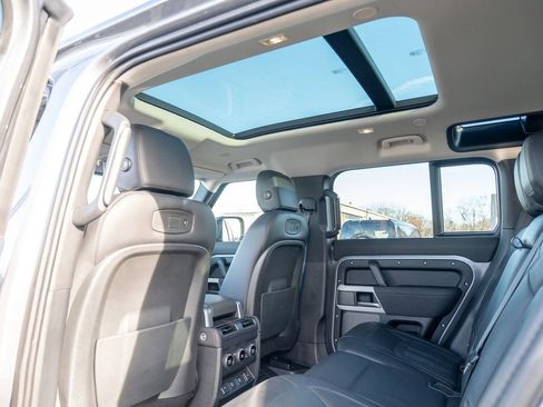 Used 2021 Land Rover Defender 110 S image 33