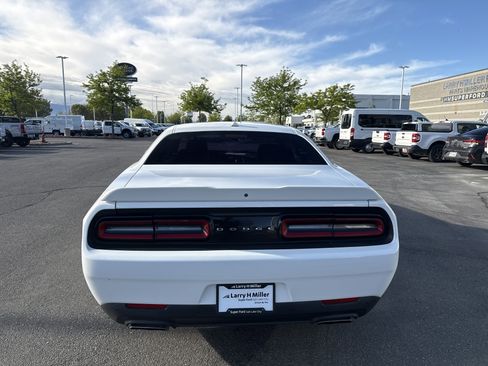 Used 2015 Dodge Challenger R/T Plus image 4