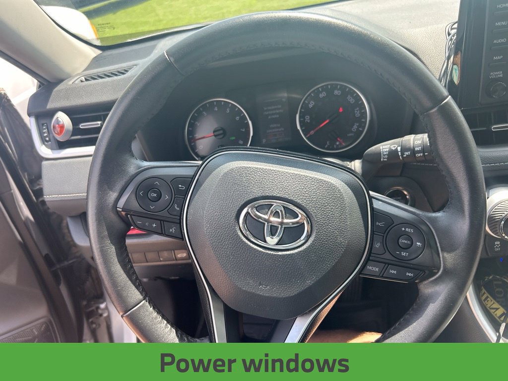 Used 2020 Toyota RAV4 XLE Premium FWD image 11