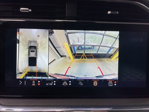 Used 2024 GMC Sierra 3500 Denali AWD/4WD image 57