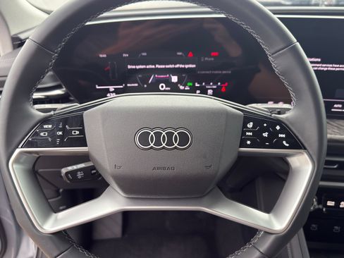 Used 2025 Audi Q5 Premium w/ Convenience Package AWD/4WD image 15