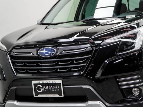 Used 2022 Subaru Forester Touring image 2