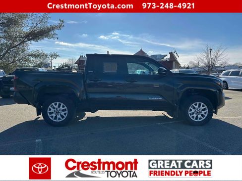 Certified 2024 Toyota Tacoma SR5 image 5