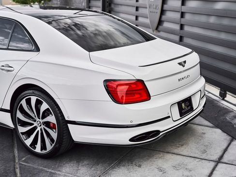 Used 2022 Bentley Flying Spur V8 AWD/4WD image 10