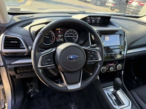 Used 2019 Subaru Forester Premium AWD/4WD image 2