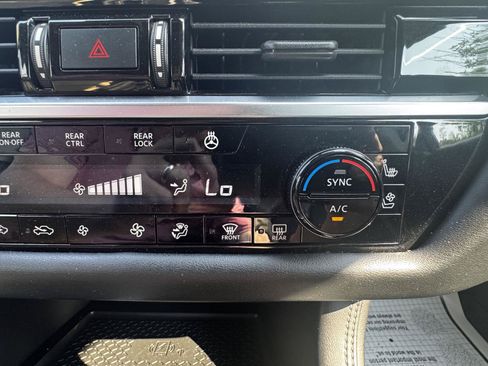 Used 2022 Nissan Pathfinder Platinum AWD/4WD image 35