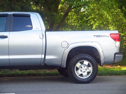 Used 2010 Toyota Tundra 4x4 Double Cab image 17