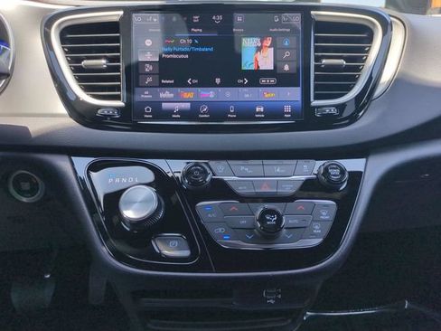 New 2027 Chrysler Pacifica LX FWD image 19